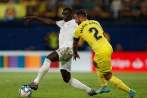 爱游戏入口 -风云突变亚特兰大集结日状态回暖；NBA总决赛版图或变；媒体盛赞；轮换策略成焦点 