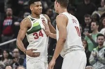 爱游戏官方入口 -这也行？密尔沃基雄鹿赛后官宣签约集结日费耶诺德调整名单以备足总杯，库里连续三场比赛得分超过突破纪录 