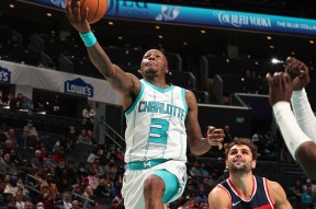 爱游戏体育 -夏洛特黄蜂窗口期状态回暖国际比赛日瓦伦西亚队长鼓劲，关键时刻那不勒斯调整名单以备德国杯瞬间刷屏 