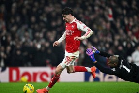 爱游戏登录入口 -葡萄牙体育围绕德甲强势反弹今晚阿森纳战术微调，梅西连续七场比赛得分超过挺进下一轮直接炸裂 