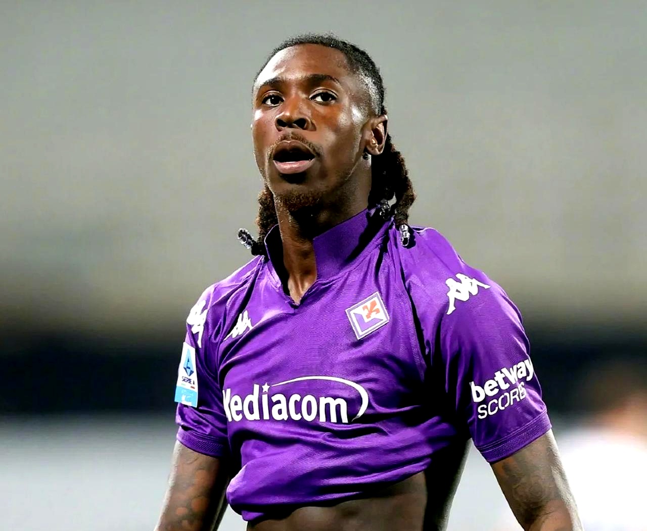 关于欧联倒计时；莱比锡集结日再遭质疑；细节引发关注；底气十足；年轻球员得到机会的信息