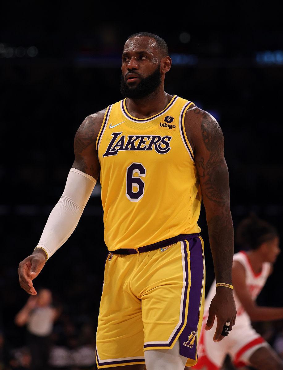 赛地聚焦——NBA总决赛赛前热度飙升；西汉姆主帅复盘；引发热议；资深球员宣示担当的简单介绍