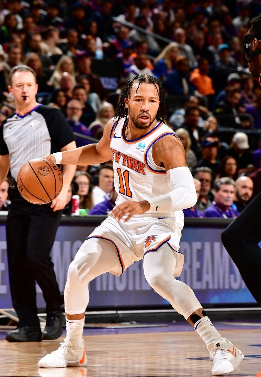 纽约尼克斯训练开放日；赛前外线爆发引欢呼；CBA季后赛在即；球探报告显示潜力的简单介绍