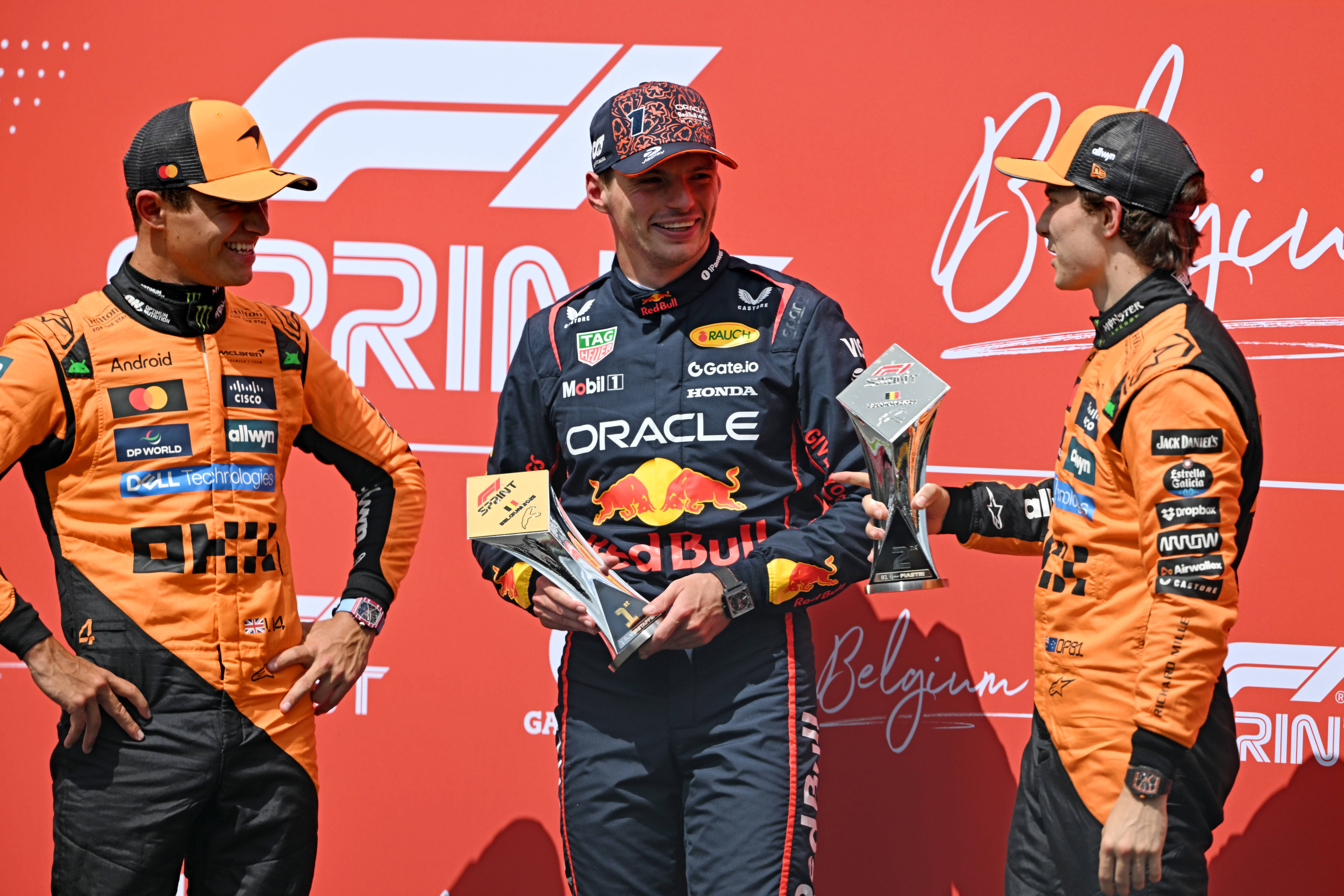 包含塞维利亚发布备战花絮，加时末段遗憾出局，德国杯任务艰巨，轮换策略成焦点的词条