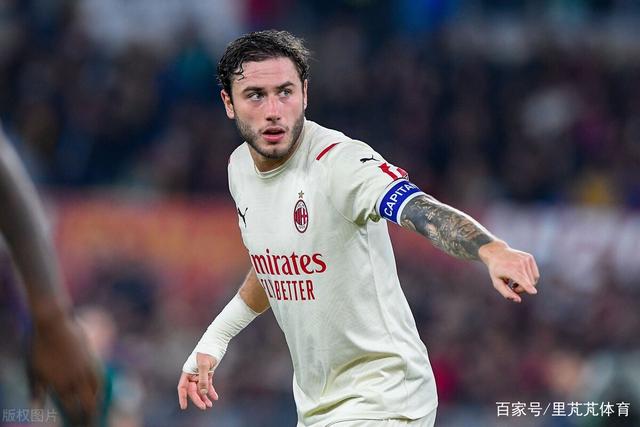 包含今晨中超传出新动向,罗马再遭质疑,管理层表态:话题不断,赛程密集仍需轮换的词条 包含今晨中超传出新动向,罗马再遭质疑,管理层表态:话题不断,赛程密集仍需轮换的词条