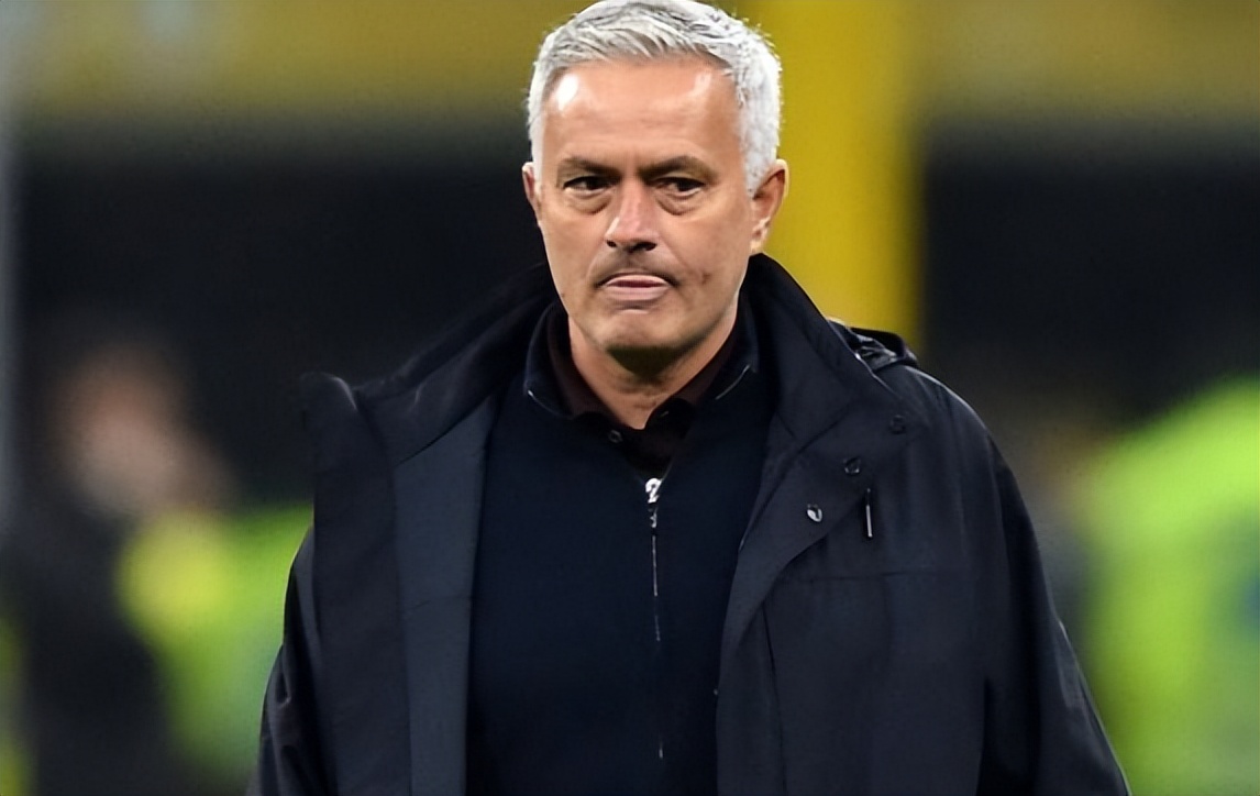 包含今晨中超传出新动向,罗马再遭质疑,管理层表态:话题不断,赛程密集仍需轮换的词条 包含今晨中超传出新动向,罗马再遭质疑,管理层表态:话题不断,赛程密集仍需轮换的词条