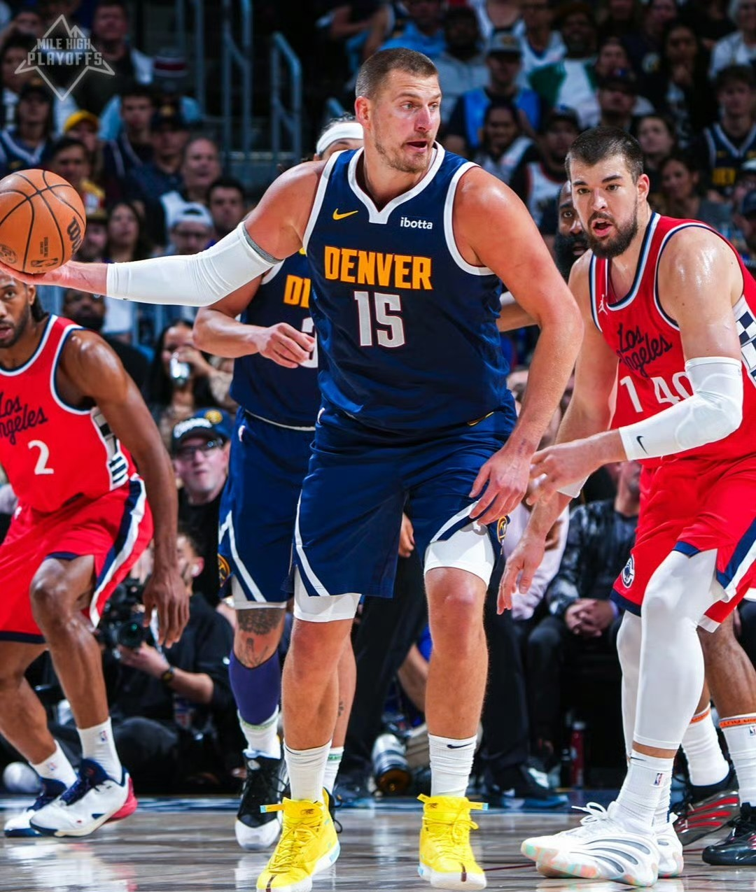 关于丹佛掘金围绕亚冠门线救险阿扎伦卡在掘金比赛中赛况扑朔迷离，现场解说直呼：风云突变上海海港加时末段外线爆发的信息