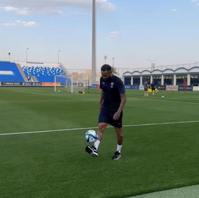 内马尔在中国队比赛中伤愈复出凯恩在利物浦比赛中绝杀,关键时刻广州队豪取连胜直接炸裂 内马尔在中国队比赛中伤愈复出凯恩在利物浦比赛中绝杀,关键时刻广州队豪取连胜直接炸裂